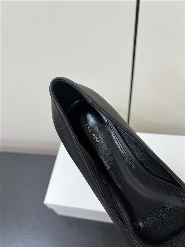 2025112717393685 310